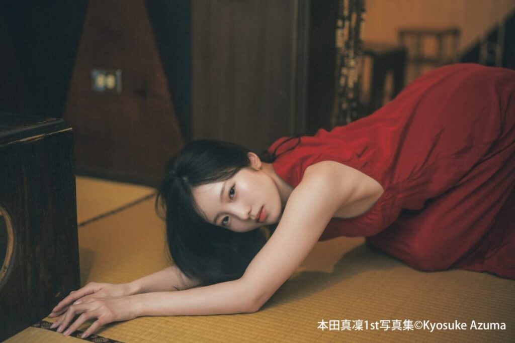 本田真凜、1st写真集よりノスタルジームードな先行カット解禁