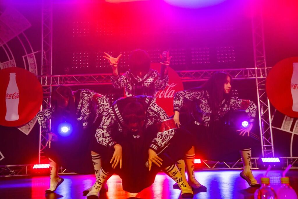 新しい学校のリーダーズ、『サマフェスライブ』に完全密着した番組配信スタート