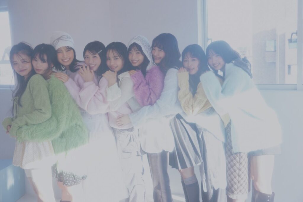 櫻坂46 四期生、キュンキュンするニットを紹介。『ViVi』出演