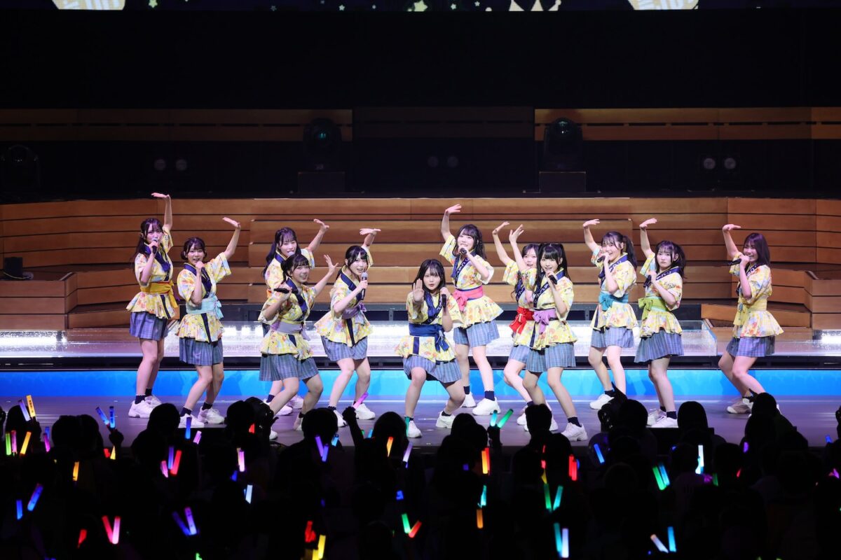 ≒JOY、全国ツアー・立川ステージガーデン公演で新曲「ニアジョイ音頭」をサプライズ初披露
